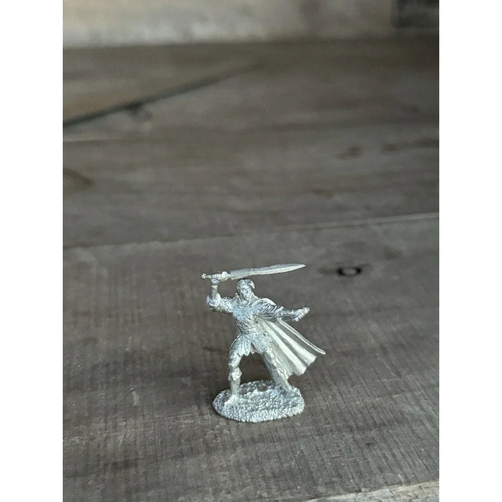 Vintage Dungeons & Dragons Rare Metal Miniature‎ D&D Fighter On Rock